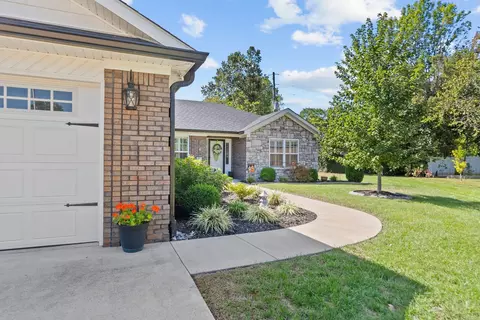 Exterior - 111 Lynne Dr, Berea, KY 40403 photo 4 of 10