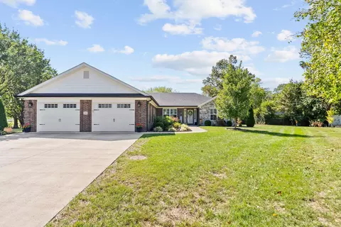 111 Lynne Dr, Berea, KY 40403