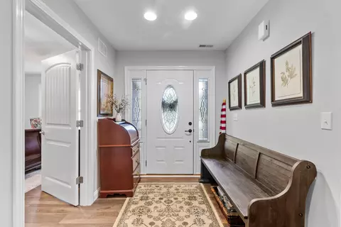 Entry Way - 111 Lynne Dr, Berea, KY 40403 photo 2 of 3