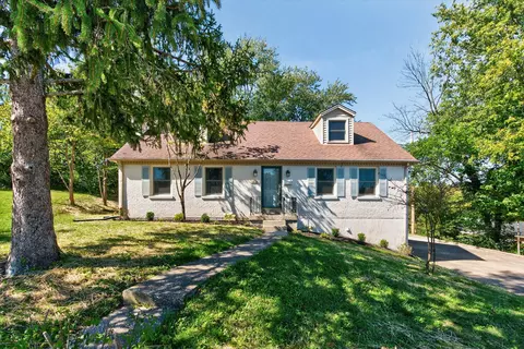 1120 Gainesway Ct, Lexington, KY 40517