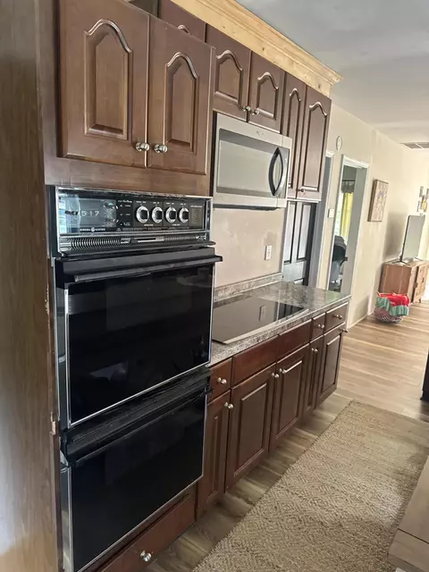 Kitchen - 357 Hwy 522, Baxter, KY 40806 photo 1 of 7