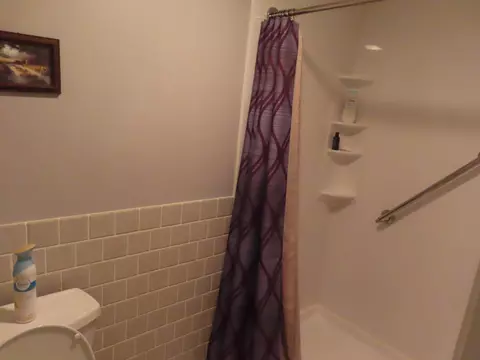 Bath - 606 Rawcel St, Morehead, KY 40351 photo 3 of 5