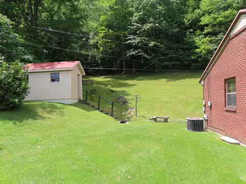Exterior - 606 Rawcel St, Morehead, KY 40351 photo 2 of 5