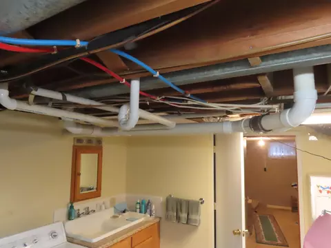 Bath - 606 Rawcel St, Morehead, KY 40351 photo 4 of 5