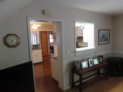 Entry Way - 606 Rawcel St, Morehead, KY 40351 photo 1 of 1