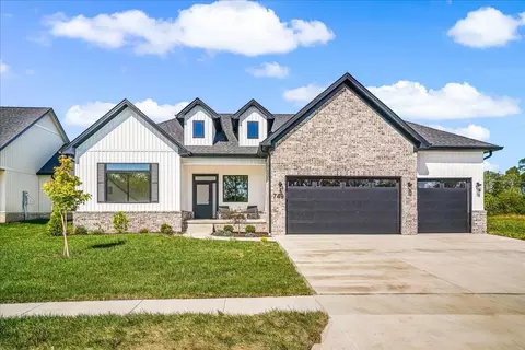 749 Azalea Ln, Versailles, KY 40383