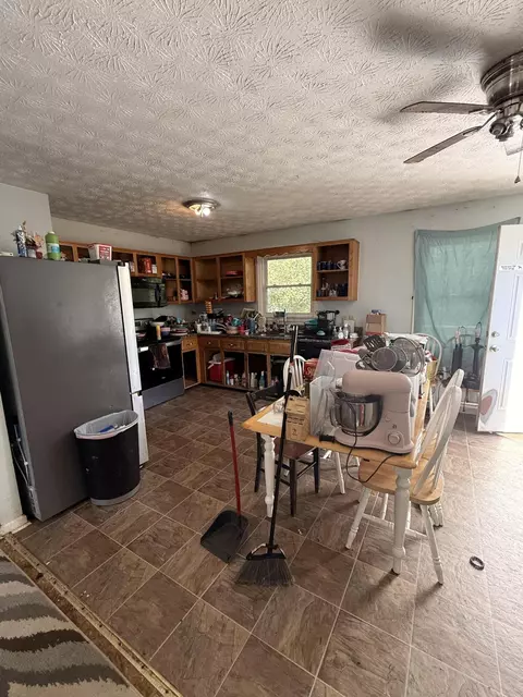 115 Locker Ct, Berea, KY 40403 photo 3