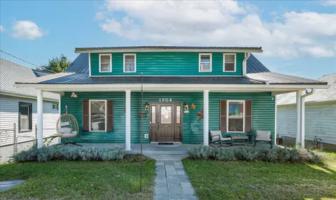1904 Brent St, Paris, KY 40361