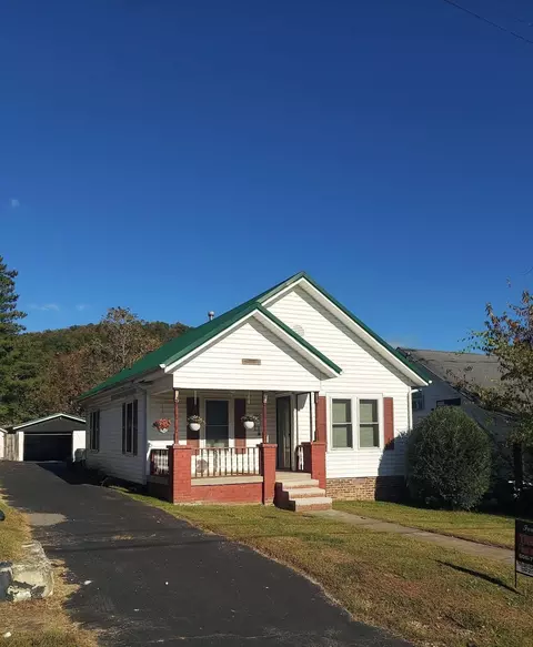 535 Cantrill St, Irvine, KY 40336