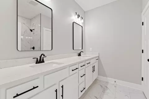 Bath - 334 Wolverine Way, Richmond, KY 40475 photo 1 of 5