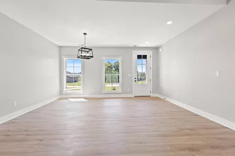 Living - 334 Wolverine Way, Richmond, KY 40475 photo 4 of 6