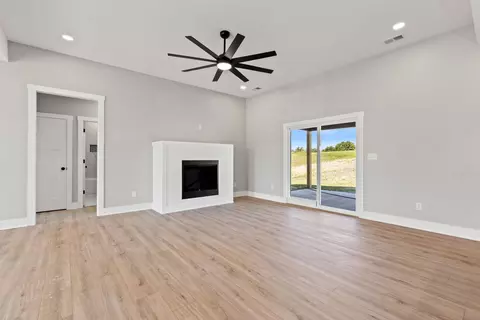Living - 334 Wolverine Way, Richmond, KY 40475 photo 6 of 6