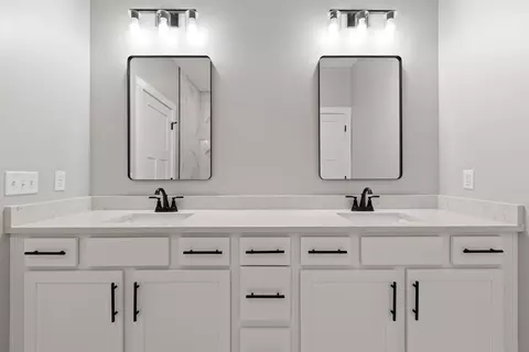Bath - 334 Wolverine Way, Richmond, KY 40475 photo 2 of 5