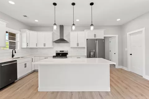 Kitchen - 334 Wolverine Way, Richmond, KY 40475 photo 1 of 4