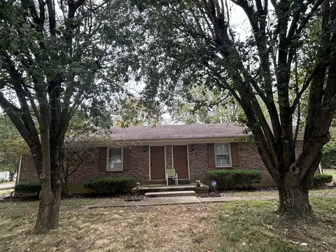 102 Rolling Acres Dr, Nicholasville, KY 40356