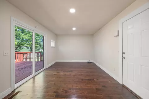 Living - 2495 Cincinnati Rd, Georgetown, KY 40324 photo 3 of 3
