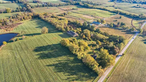 6615 Briar Hill Rd, Paris, KY 40361