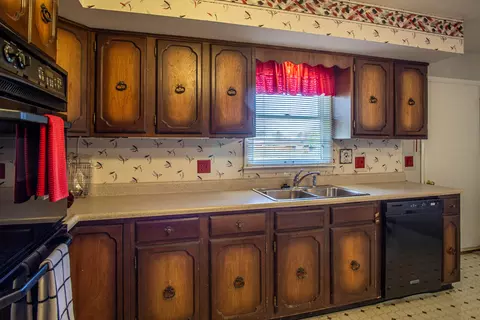 Kitchen - 710 Adams St, Corbin, KY 40701 photo 1 of 4