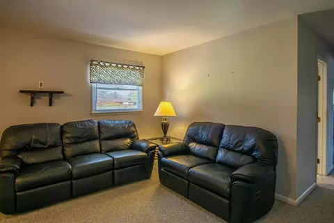 Living - 710 Adams St, Corbin, KY 40701 photo 5 of 5