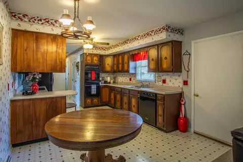 Kitchen - 710 Adams St, Corbin, KY 40701 photo 4 of 4