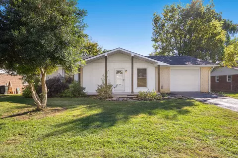 224 E Showalter Dr, Georgetown, KY 40324