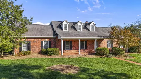 204 Paddock Dr, Nicholasville, KY 40356