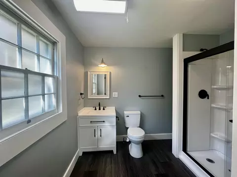 Bath - 418 Engineer St, Corbin, KY 40701 photo 1 of 10