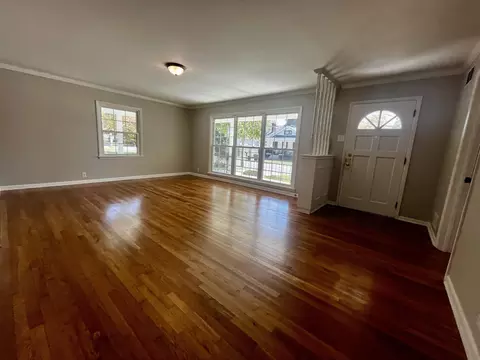 Living - 418 Engineer St, Corbin, KY 40701 photo 3 of 6