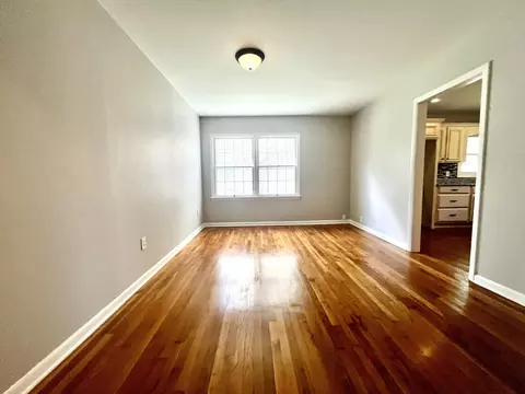 Living - 418 Engineer St, Corbin, KY 40701 photo 4 of 6