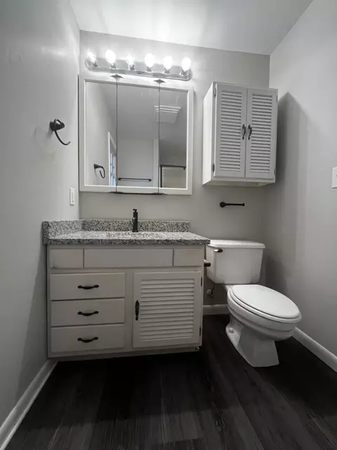 Bath - 418 Engineer St, Corbin, KY 40701 photo 8 of 10
