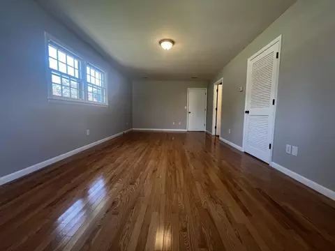 Living - 418 Engineer St, Corbin, KY 40701 photo 5 of 6