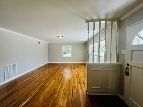 Living - 418 Engineer St, Corbin, KY 40701 photo 1 of 6