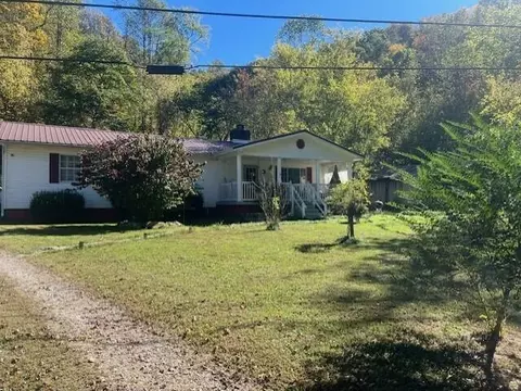 2890 Ky-302, Van Lear, KY 41265 photo 2