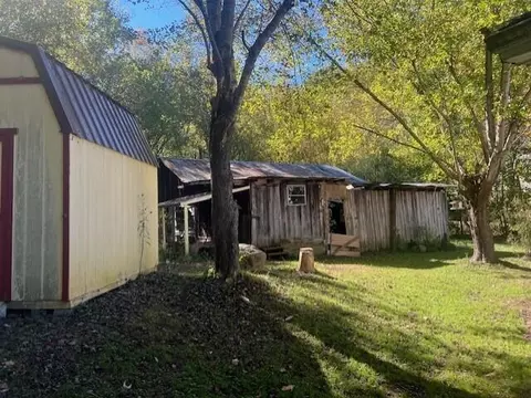2890 Ky-302, Van Lear, KY 41265 photo 4