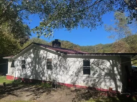 2890 Ky-302, Van Lear, KY 41265 photo 5