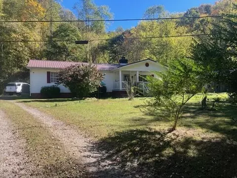 2890 Ky-302, Van Lear, KY 41265 photo 3