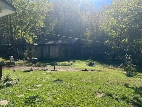 2890 Ky-302, Van Lear, KY 41265 photo 10