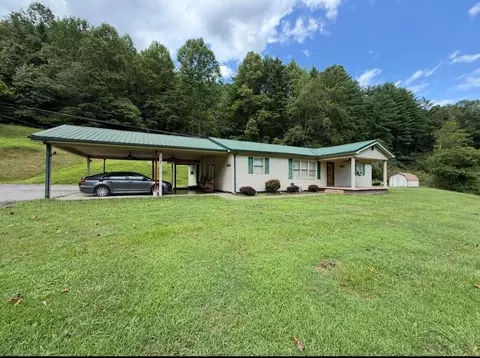 322 Haus Br, Banner, KY 41603