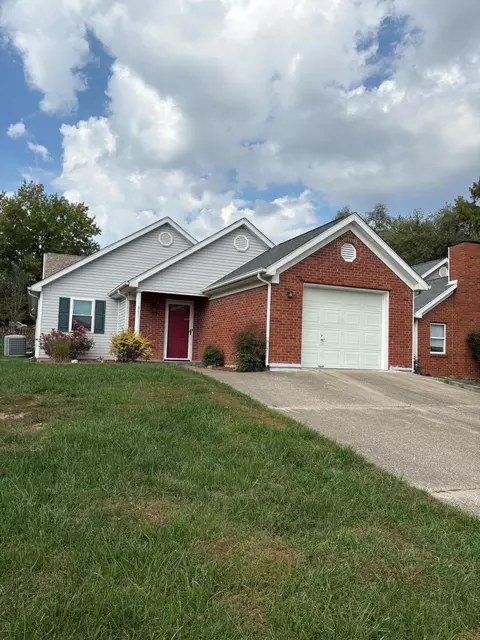 371 Garden Point Dr, Frankfort, KY 40601
