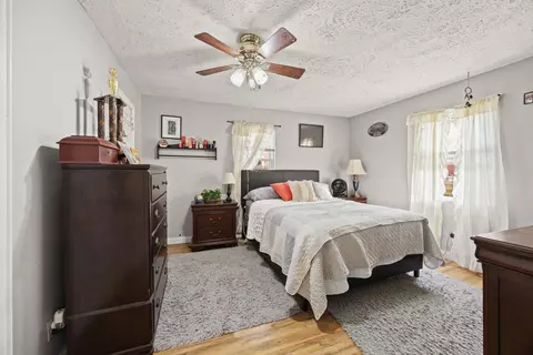 Bedroom - 81 Elm St, Stanton, KY 40380 photo 1 of 4