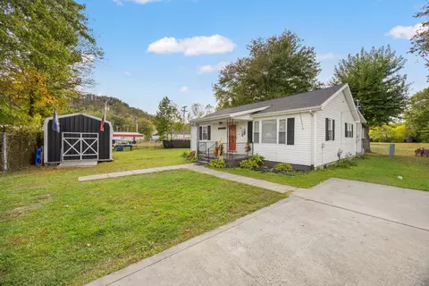 Exterior - 81 Elm St, Stanton, KY 40380 photo 2 of 9