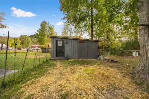 Exterior - 81 Elm St, Stanton, KY 40380 photo 5 of 9