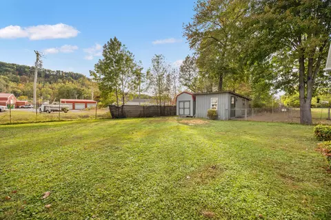 Exterior - 81 Elm St, Stanton, KY 40380 photo 6 of 9