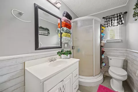 Bath - 81 Elm St, Stanton, KY 40380 photo 1 of 1