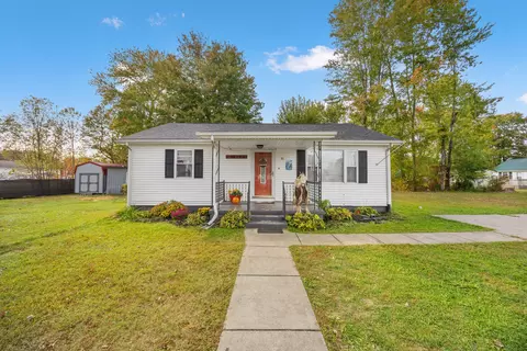 81 Elm St, Stanton, KY 40380