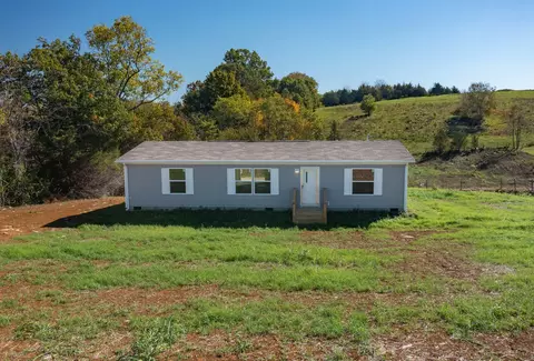 1576 Robinson-renaker Rd, Berry, KY 41003
