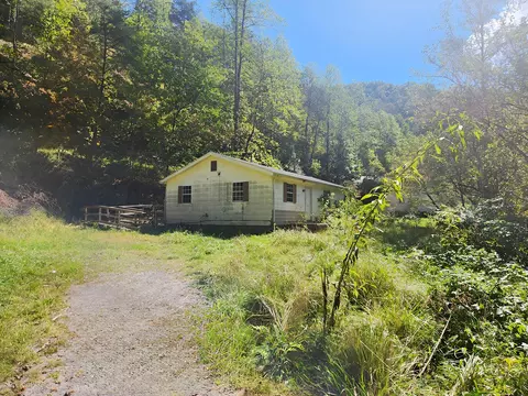 771 Meade Branch Rd, Prestonsburg, KY 41653