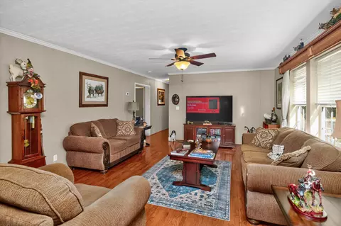 Living - 569 Bethany Rd, Campton, KY 41301 photo 1 of 4