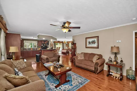 Living - 569 Bethany Rd, Campton, KY 41301 photo 3 of 4