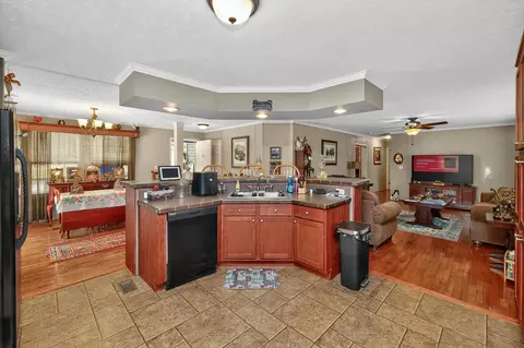 Kitchen - 569 Bethany Rd, Campton, KY 41301 photo 6 of 6